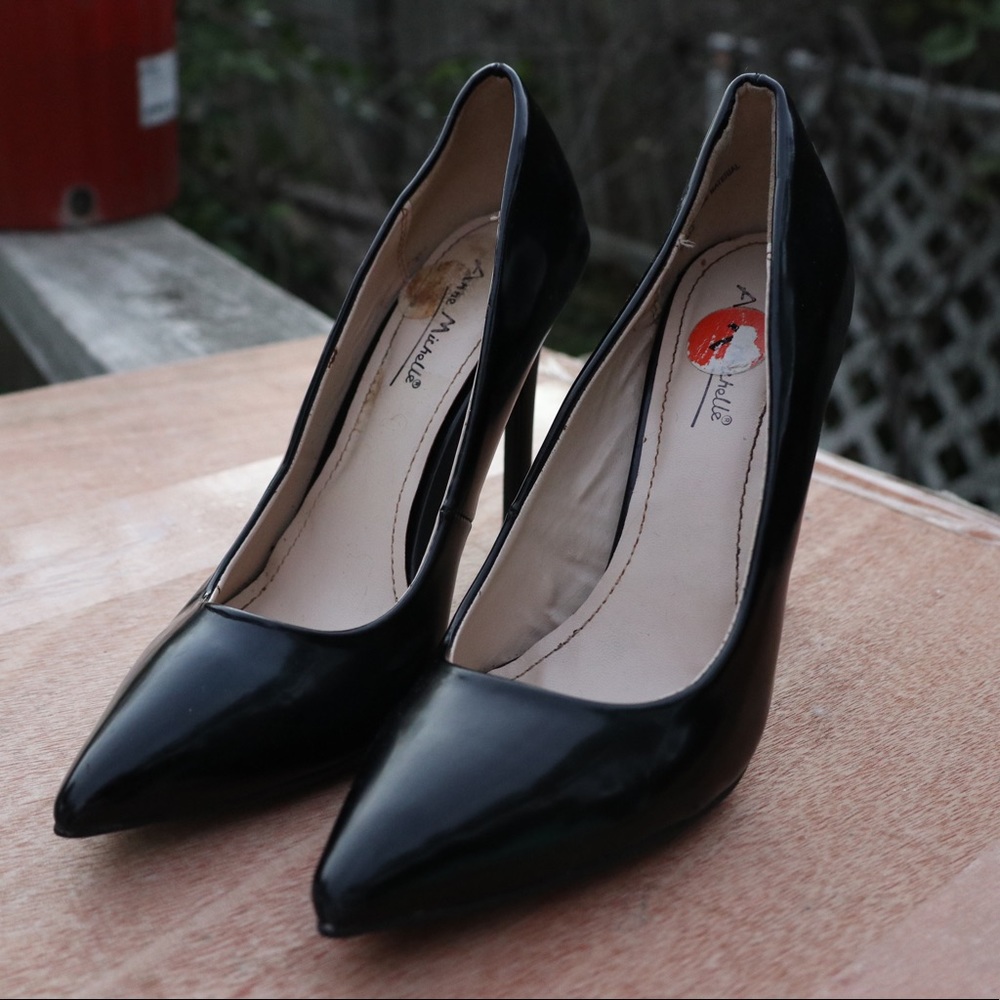 Black point heels